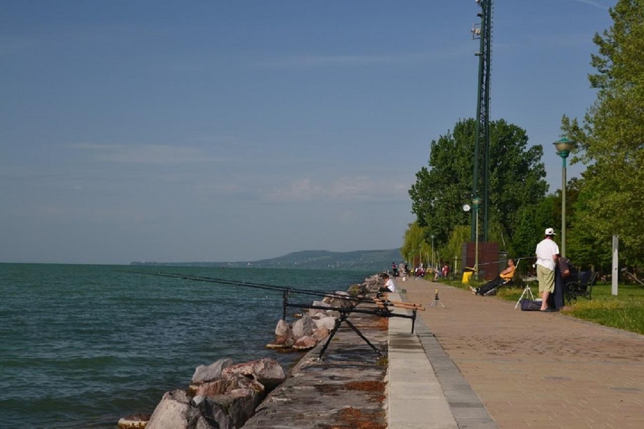 Aranymandula Apartmanok Balatonakali Exterior foto